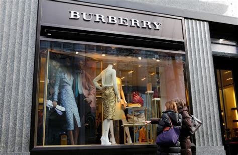 Burberry stores in canada